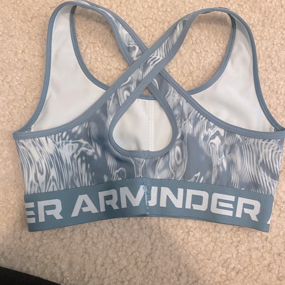 Under Armour sports bra size XS - Picture 3 of 3
